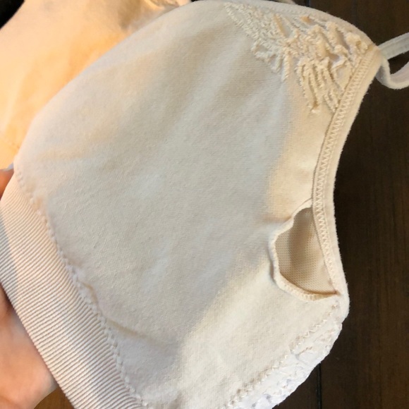 Fabletics Racerback Sports Bra - Picture 4 of 4